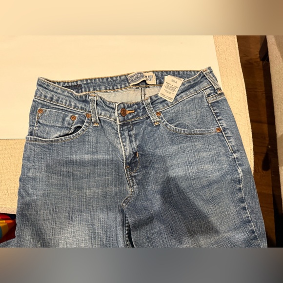 Levi's Signature Women's Light Blue Low Rise Bootcut Jeans - Picture 2 of 9